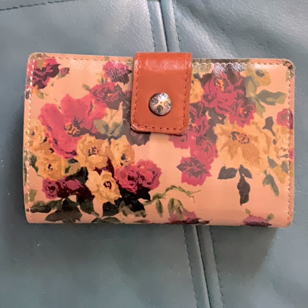 Patricia Nash Cirella leather wallet